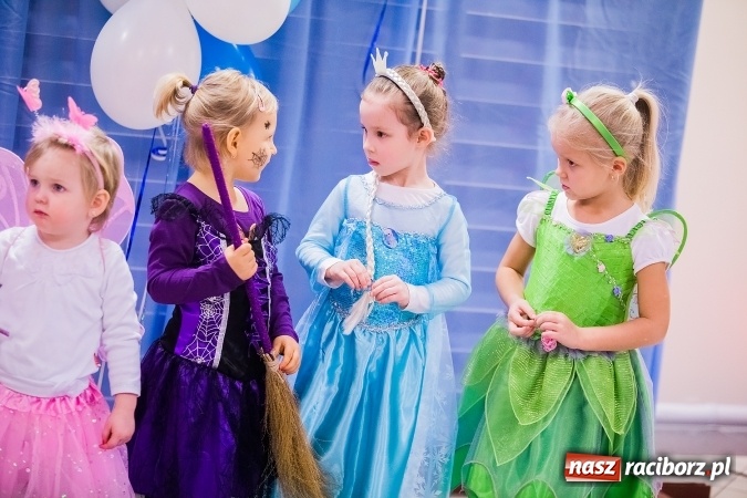 Zdjęcie w galerii na portalu naszraciborz.pl: Wielki bal karnawałowy w Pietrowicach Wielkich wiadomości z regionu