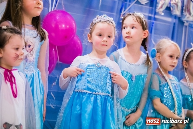 Zdjęcie w galerii na portalu naszraciborz.pl: Wielki bal karnawałowy w Pietrowicach Wielkich wiadomości z regionu