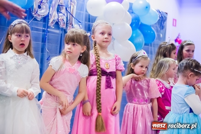 Zdjęcie w galerii na portalu naszraciborz.pl: Wielki bal karnawałowy w Pietrowicach Wielkich wiadomości z regionu