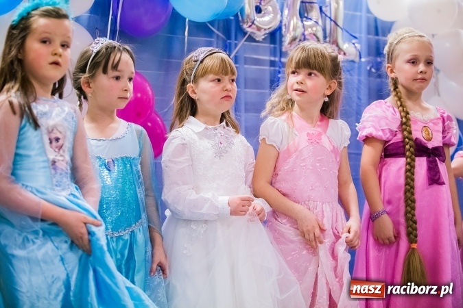 Zdjęcie w galerii na portalu naszraciborz.pl: Wielki bal karnawałowy w Pietrowicach Wielkich wiadomości z regionu