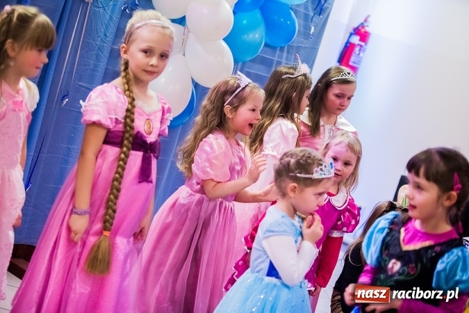 Zdjęcie w galerii na portalu naszraciborz.pl: Wielki bal karnawałowy w Pietrowicach Wielkich wiadomości z regionu