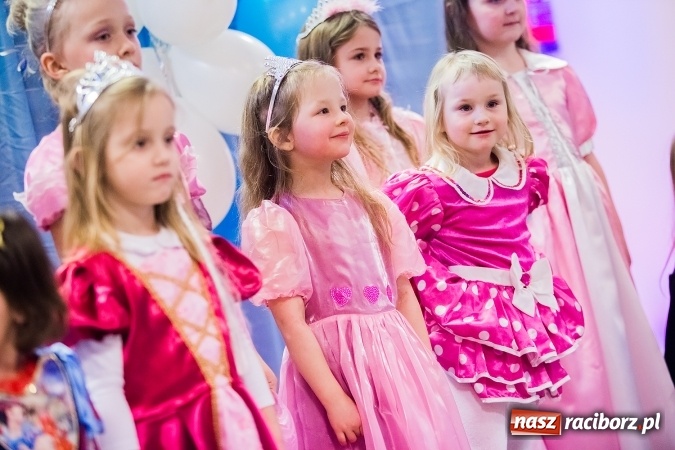 Zdjęcie w galerii na portalu naszraciborz.pl: Wielki bal karnawałowy w Pietrowicach Wielkich wiadomości z regionu