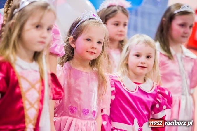 Zdjęcie w galerii na portalu naszraciborz.pl: Wielki bal karnawałowy w Pietrowicach Wielkich wiadomości z regionu