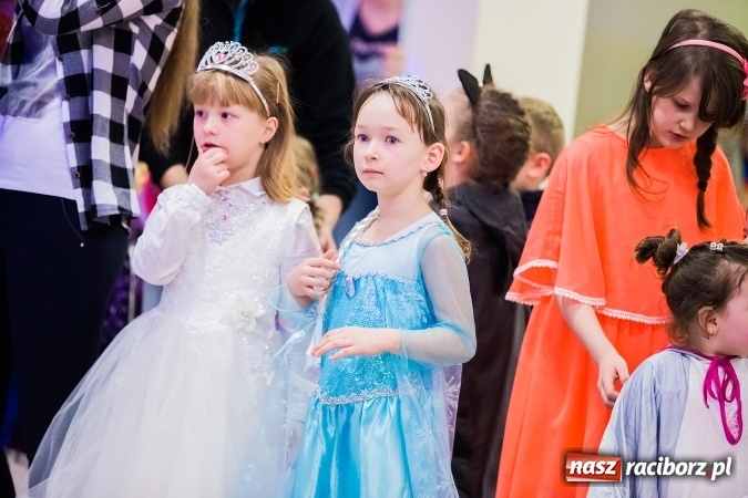 Zdjęcie w galerii na portalu naszraciborz.pl: Wielki bal karnawałowy w Pietrowicach Wielkich wiadomości z regionu