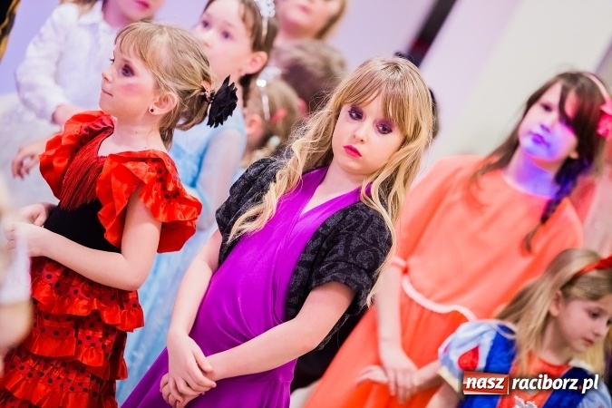 Zdjęcie w galerii na portalu naszraciborz.pl: Wielki bal karnawałowy w Pietrowicach Wielkich wiadomości z regionu