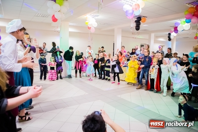Zdjęcie w galerii na portalu naszraciborz.pl: Wielki bal karnawałowy w Pietrowicach Wielkich wiadomości z regionu