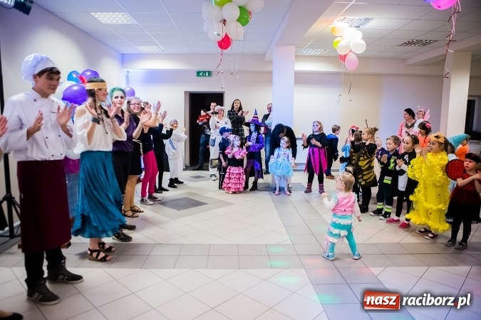 Zdjęcie w galerii na portalu naszraciborz.pl: Wielki bal karnawałowy w Pietrowicach Wielkich wiadomości z regionu
