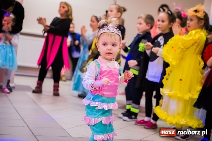 Zdjęcie w galerii na portalu naszraciborz.pl: Wielki bal karnawałowy w Pietrowicach Wielkich wiadomości z regionu