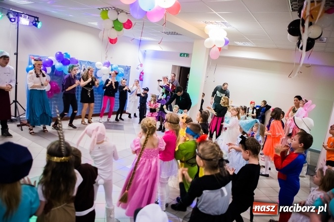 Zdjęcie w galerii na portalu naszraciborz.pl: Wielki bal karnawałowy w Pietrowicach Wielkich wiadomości z regionu