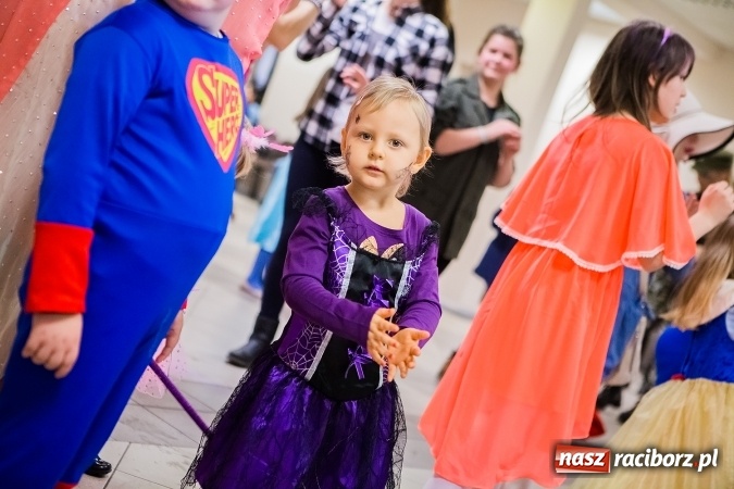 Zdjęcie w galerii na portalu naszraciborz.pl: Wielki bal karnawałowy w Pietrowicach Wielkich wiadomości z regionu