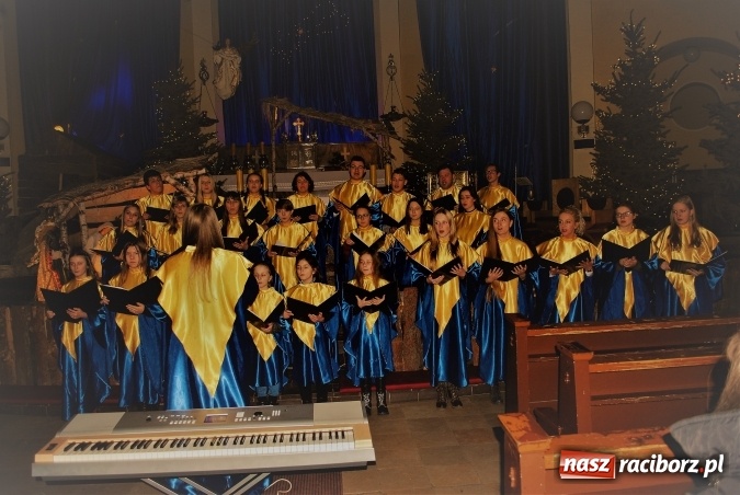 Zdjęcie w galerii na portalu naszraciborz.pl: Koncert i zbiórka na szczytny cel - Kolędowanie dla Kamerunu w kościele NSPJ wiadomości z regionu