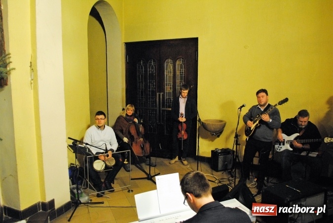 Zdjęcie w galerii na portalu naszraciborz.pl: Koncert i zbiórka na szczytny cel - Kolędowanie dla Kamerunu w kościele NSPJ wiadomości z regionu