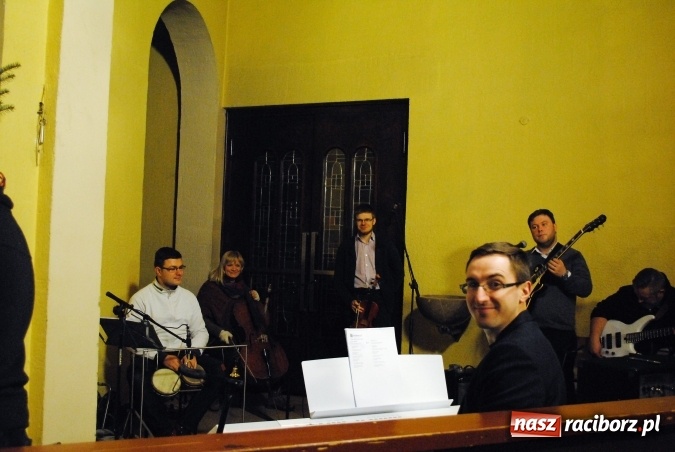 Zdjęcie w galerii na portalu naszraciborz.pl: Koncert i zbiórka na szczytny cel - Kolędowanie dla Kamerunu w kościele NSPJ wiadomości z regionu