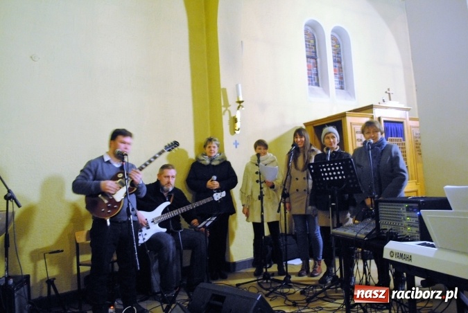 Zdjęcie w galerii na portalu naszraciborz.pl: Koncert i zbiórka na szczytny cel - Kolędowanie dla Kamerunu w kościele NSPJ wiadomości z regionu