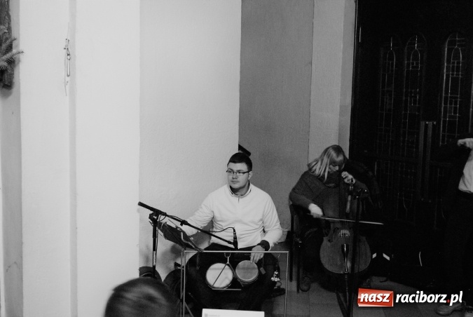 Zdjęcie w galerii na portalu naszraciborz.pl: Koncert i zbiórka na szczytny cel - Kolędowanie dla Kamerunu w kościele NSPJ wiadomości z regionu