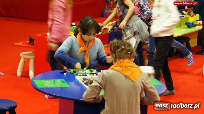 Zdjęcie w galerii na portalu naszraciborz.pl: Uczestnicy Ferii z biblioteką w świecie LEGO  wiadomości z regionu