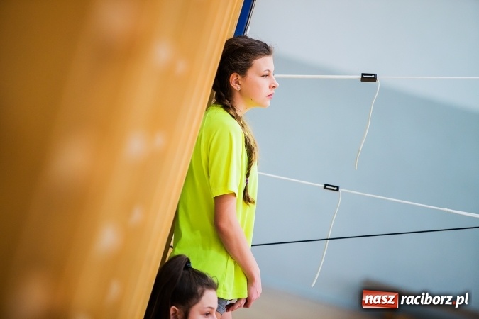 Zdjęcie w galerii na portalu naszraciborz.pl: Drugi turniej dwójek siatkarskich w raciborskim MOS-ie wiadomości z regionu