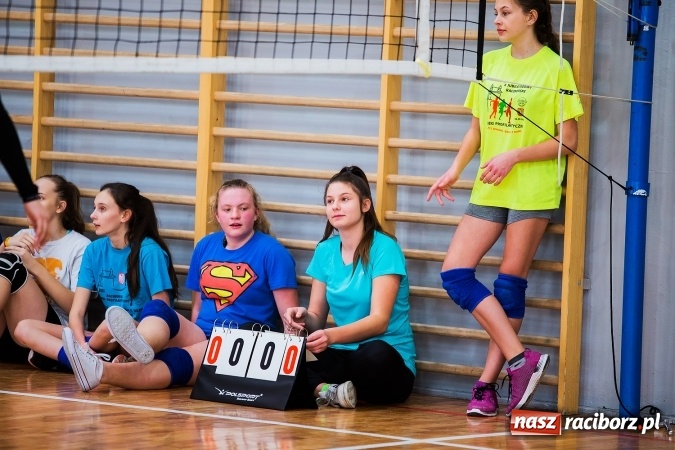 Zdjęcie w galerii na portalu naszraciborz.pl: Drugi turniej dwójek siatkarskich w raciborskim MOS-ie wiadomości z regionu