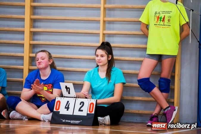 Zdjęcie w galerii na portalu naszraciborz.pl: Drugi turniej dwójek siatkarskich w raciborskim MOS-ie wiadomości z regionu