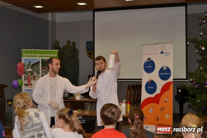 Zdjęcie w galerii na portalu naszraciborz.pl: Gazowy zawrót głowy – zajęcia w ramach Krzyżanowickiego Uniwersytetu Dziecięcego  wiadomości z regionu