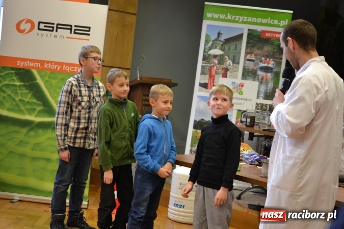 Zdjęcie w galerii na portalu naszraciborz.pl: Gazowy zawrót głowy – zajęcia w ramach Krzyżanowickiego Uniwersytetu Dziecięcego  wiadomości z regionu