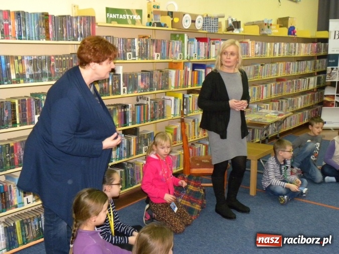 Zdjęcie w galerii na portalu naszraciborz.pl: Ferie z biblioteką: spotkanie z pisarką Beatą Ostrowicką wiadomości z regionu