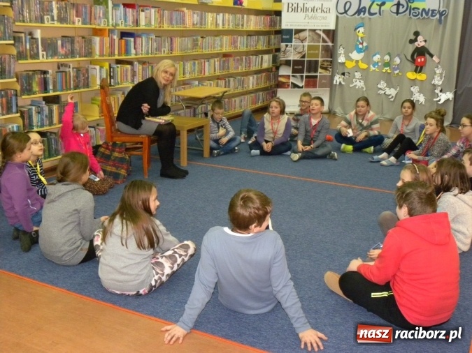 Zdjęcie w galerii na portalu naszraciborz.pl: Ferie z biblioteką: spotkanie z pisarką Beatą Ostrowicką wiadomości z regionu
