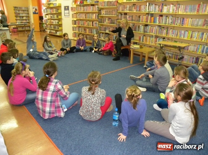 Zdjęcie w galerii na portalu naszraciborz.pl: Ferie z biblioteką: spotkanie z pisarką Beatą Ostrowicką wiadomości z regionu