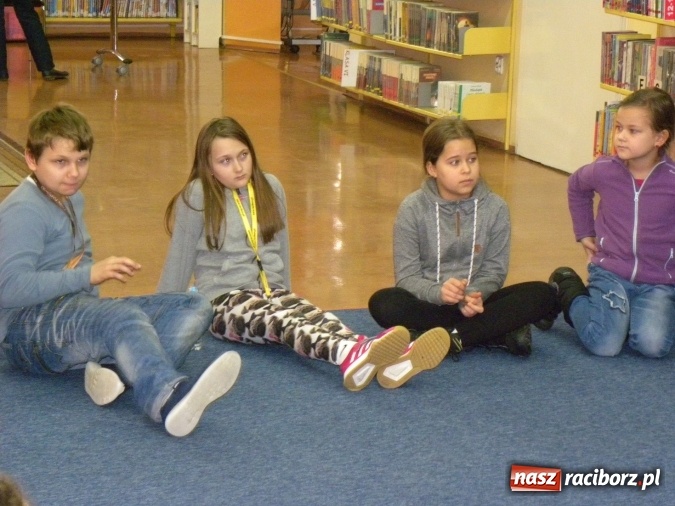 Zdjęcie w galerii na portalu naszraciborz.pl: Ferie z biblioteką: spotkanie z pisarką Beatą Ostrowicką wiadomości z regionu