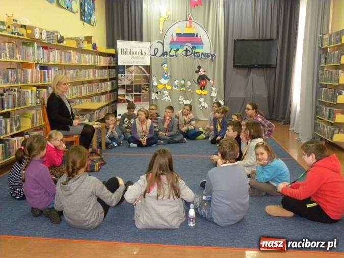 Zdjęcie w galerii na portalu naszraciborz.pl: Ferie z biblioteką: spotkanie z pisarką Beatą Ostrowicką wiadomości z regionu