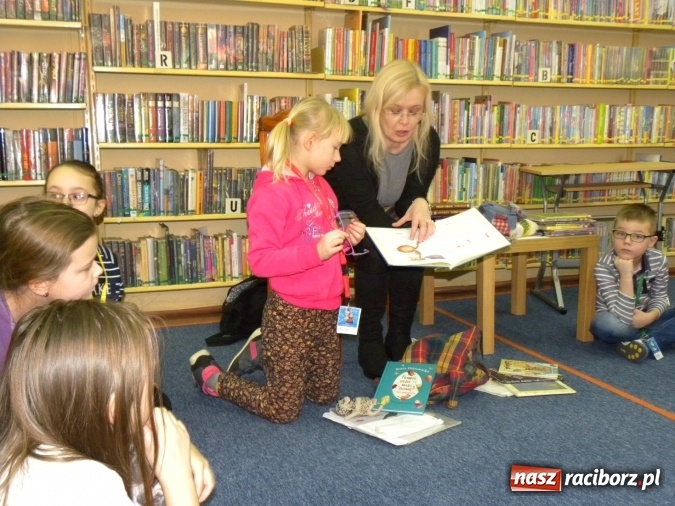 Zdjęcie w galerii na portalu naszraciborz.pl: Ferie z biblioteką: spotkanie z pisarką Beatą Ostrowicką wiadomości z regionu