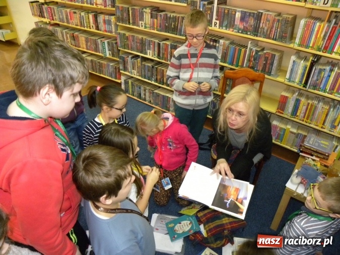 Zdjęcie w galerii na portalu naszraciborz.pl: Ferie z biblioteką: spotkanie z pisarką Beatą Ostrowicką wiadomości z regionu
