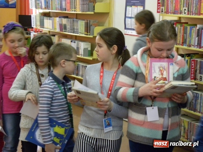 Zdjęcie w galerii na portalu naszraciborz.pl: Ferie z biblioteką: spotkanie z pisarką Beatą Ostrowicką wiadomości z regionu