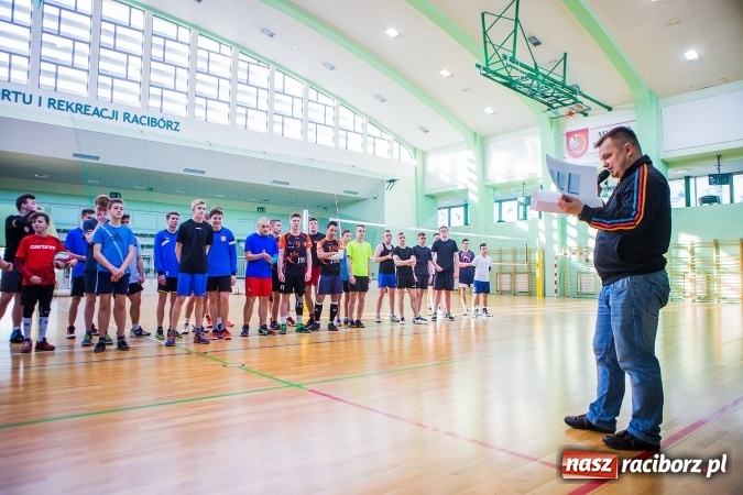 Zdjęcie w galerii na portalu naszraciborz.pl: Turniej dwójek siatkarskich w Arenie Rafako i MOS-ie wiadomości z regionu