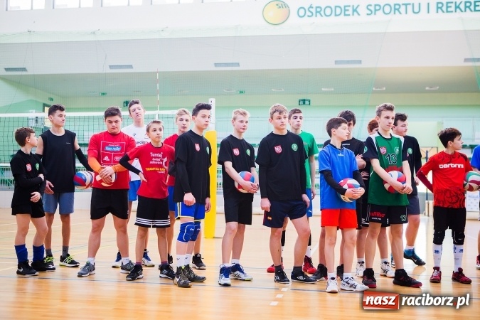 Zdjęcie w galerii na portalu naszraciborz.pl: Turniej dwójek siatkarskich w Arenie Rafako i MOS-ie wiadomości z regionu