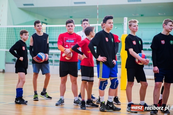 Zdjęcie w galerii na portalu naszraciborz.pl: Turniej dwójek siatkarskich w Arenie Rafako i MOS-ie wiadomości z regionu