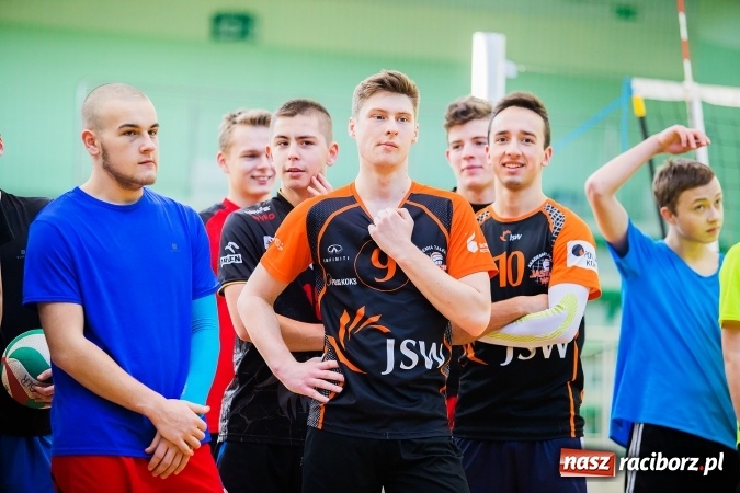 Zdjęcie w galerii na portalu naszraciborz.pl: Turniej dwójek siatkarskich w Arenie Rafako i MOS-ie wiadomości z regionu