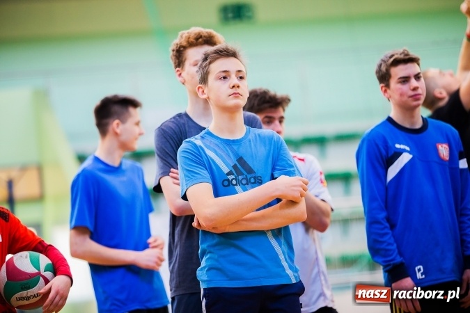 Zdjęcie w galerii na portalu naszraciborz.pl: Turniej dwójek siatkarskich w Arenie Rafako i MOS-ie wiadomości z regionu