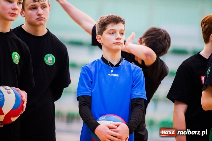 Zdjęcie w galerii na portalu naszraciborz.pl: Turniej dwójek siatkarskich w Arenie Rafako i MOS-ie wiadomości z regionu