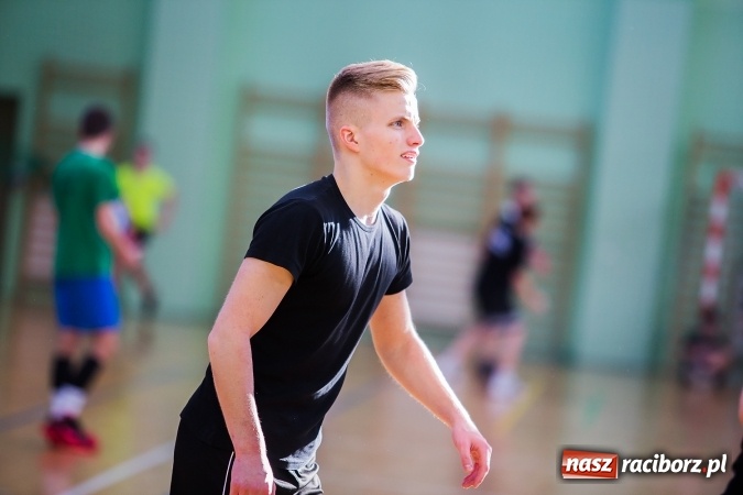 Zdjęcie w galerii na portalu naszraciborz.pl: Turniej dwójek siatkarskich w Arenie Rafako i MOS-ie wiadomości z regionu