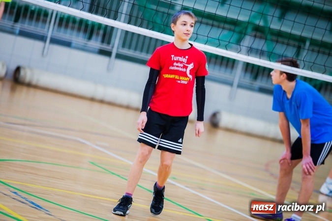 Zdjęcie w galerii na portalu naszraciborz.pl: Turniej dwójek siatkarskich w Arenie Rafako i MOS-ie wiadomości z regionu