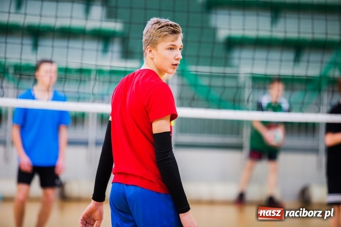 Zdjęcie w galerii na portalu naszraciborz.pl: Turniej dwójek siatkarskich w Arenie Rafako i MOS-ie wiadomości z regionu