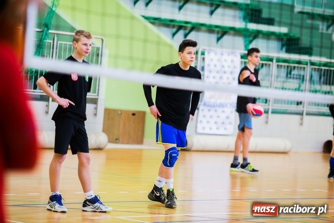 Zdjęcie w galerii na portalu naszraciborz.pl: Turniej dwójek siatkarskich w Arenie Rafako i MOS-ie wiadomości z regionu
