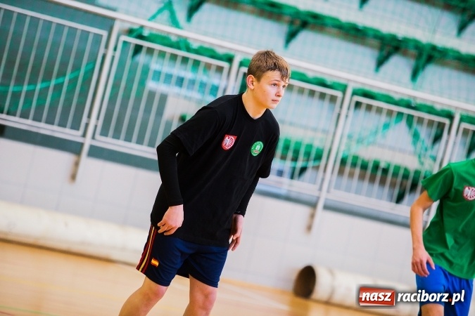 Zdjęcie w galerii na portalu naszraciborz.pl: Turniej dwójek siatkarskich w Arenie Rafako i MOS-ie wiadomości z regionu