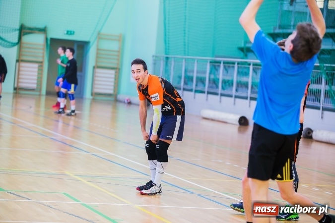 Zdjęcie w galerii na portalu naszraciborz.pl: Turniej dwójek siatkarskich w Arenie Rafako i MOS-ie wiadomości z regionu