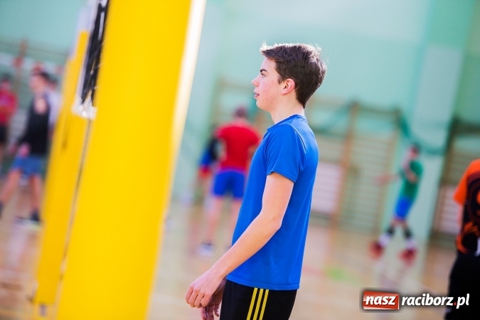 Zdjęcie w galerii na portalu naszraciborz.pl: Turniej dwójek siatkarskich w Arenie Rafako i MOS-ie wiadomości z regionu