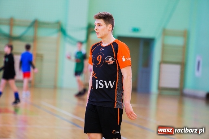 Zdjęcie w galerii na portalu naszraciborz.pl: Turniej dwójek siatkarskich w Arenie Rafako i MOS-ie wiadomości z regionu