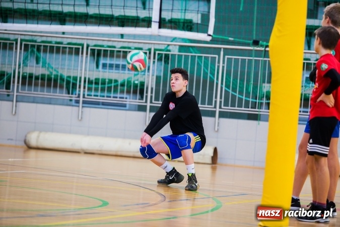 Zdjęcie w galerii na portalu naszraciborz.pl: Turniej dwójek siatkarskich w Arenie Rafako i MOS-ie wiadomości z regionu