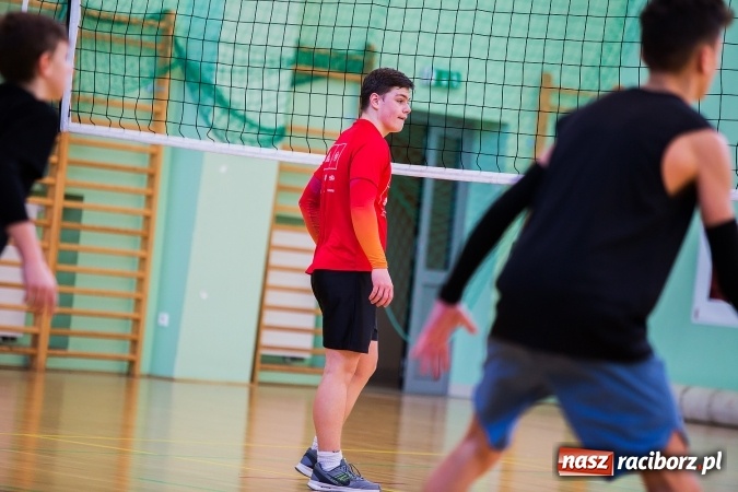 Zdjęcie w galerii na portalu naszraciborz.pl: Turniej dwójek siatkarskich w Arenie Rafako i MOS-ie wiadomości z regionu