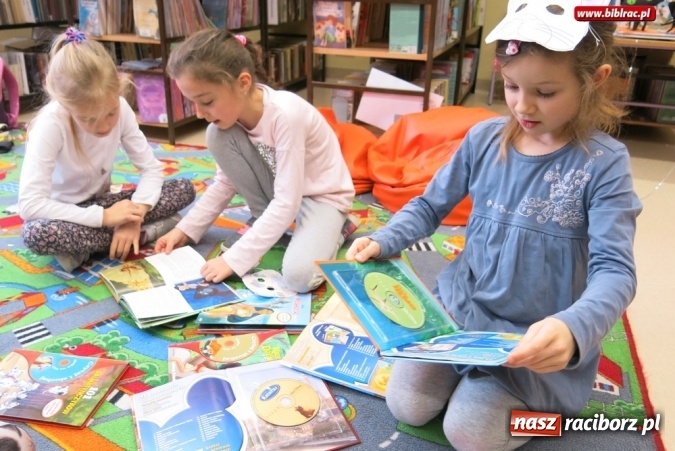 Zdjęcie w galerii na portalu naszraciborz.pl: Baśniowy świat Walta Disneya w filiach bibliotecznych wiadomości z regionu